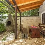 בית נופש Casa Mediterrana מדולין